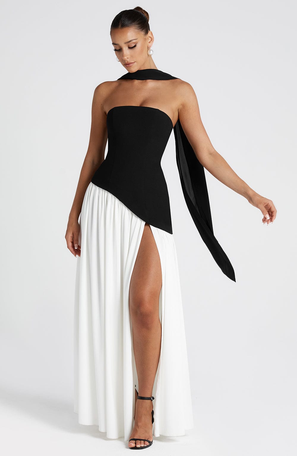 Vestido Longo Sem Alças Elegante Modern Mya