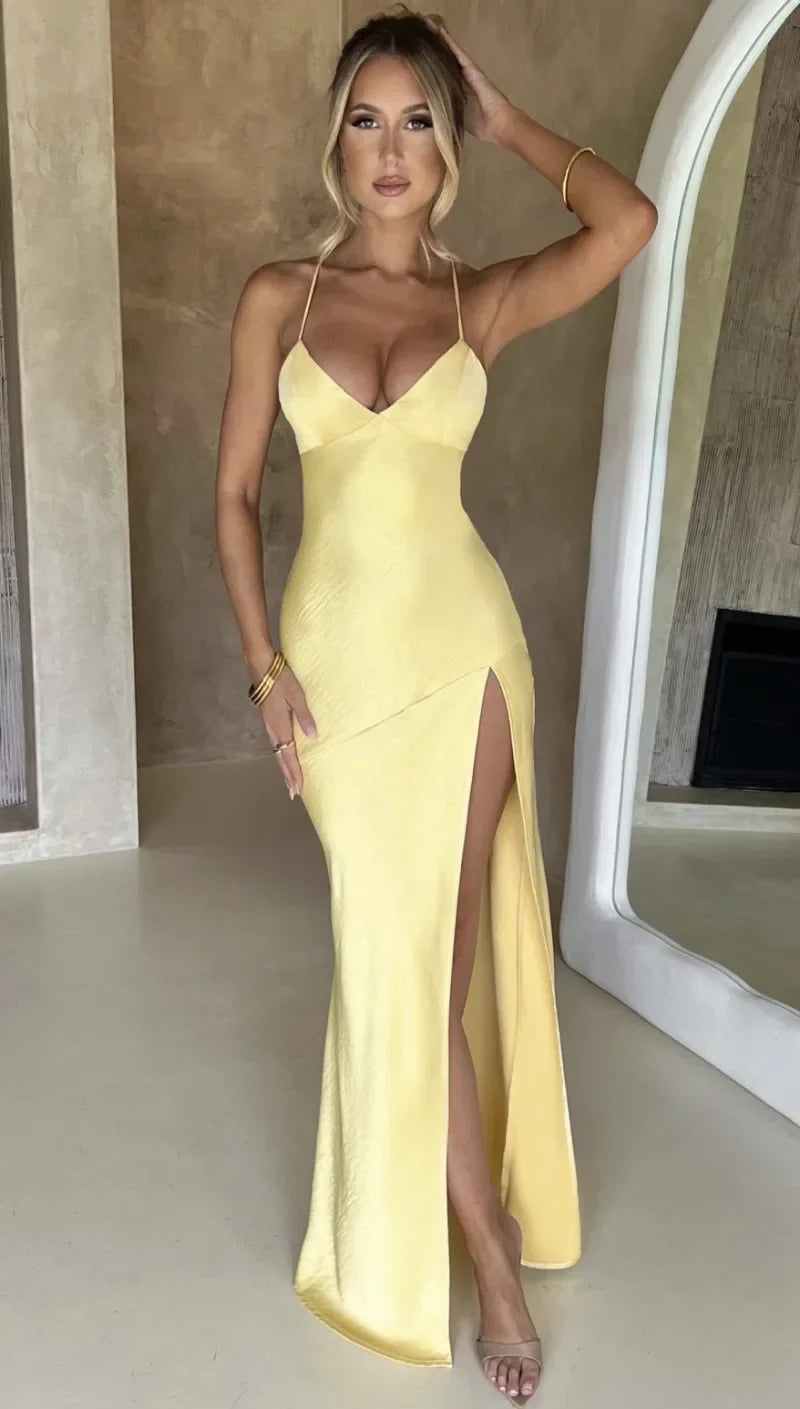 Vestido Longo de Cetim com Fenda e Decote nas Costas Modern Stela