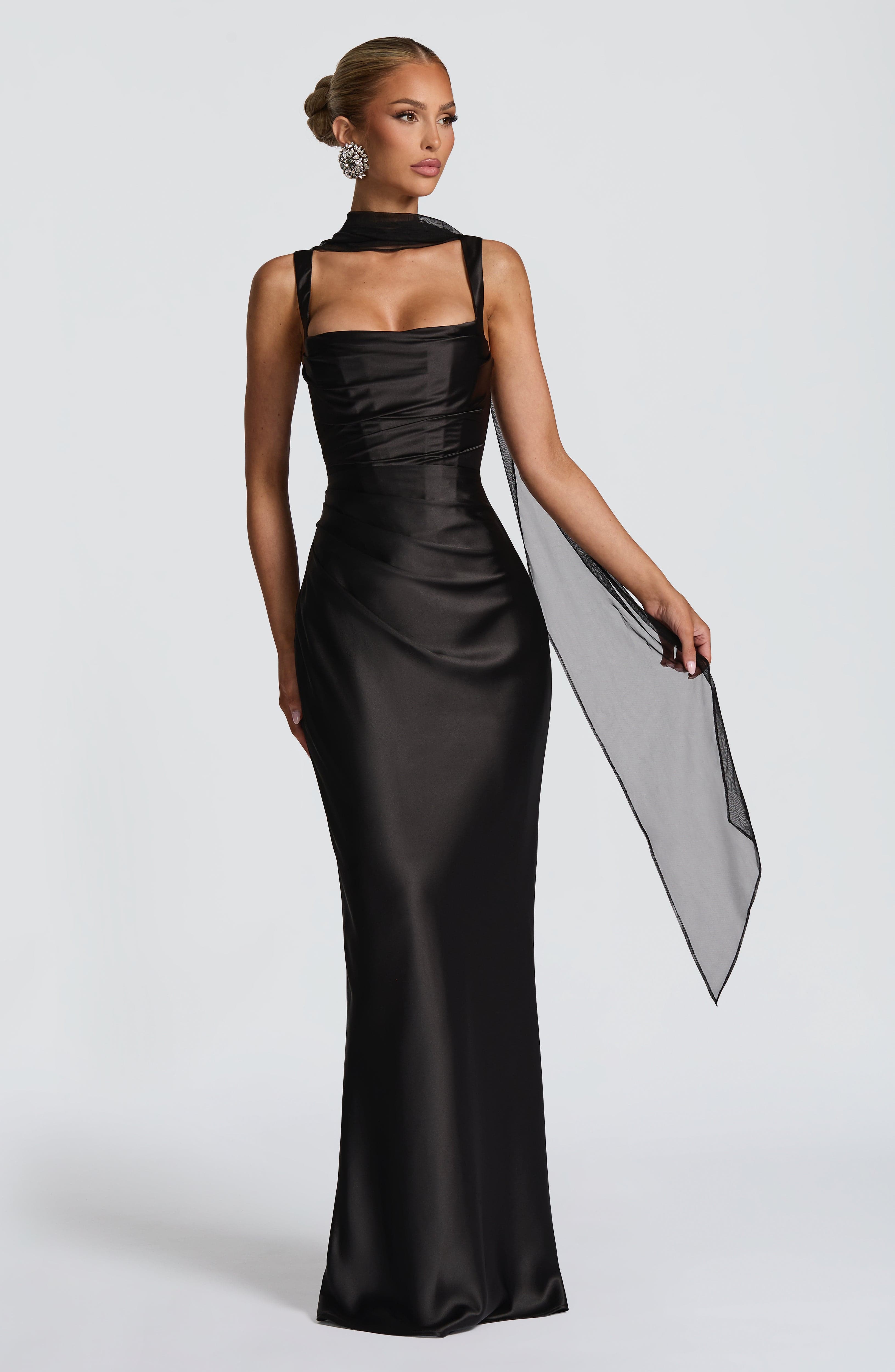 Vestido Longo de Cetim com Lenço Modern Viena