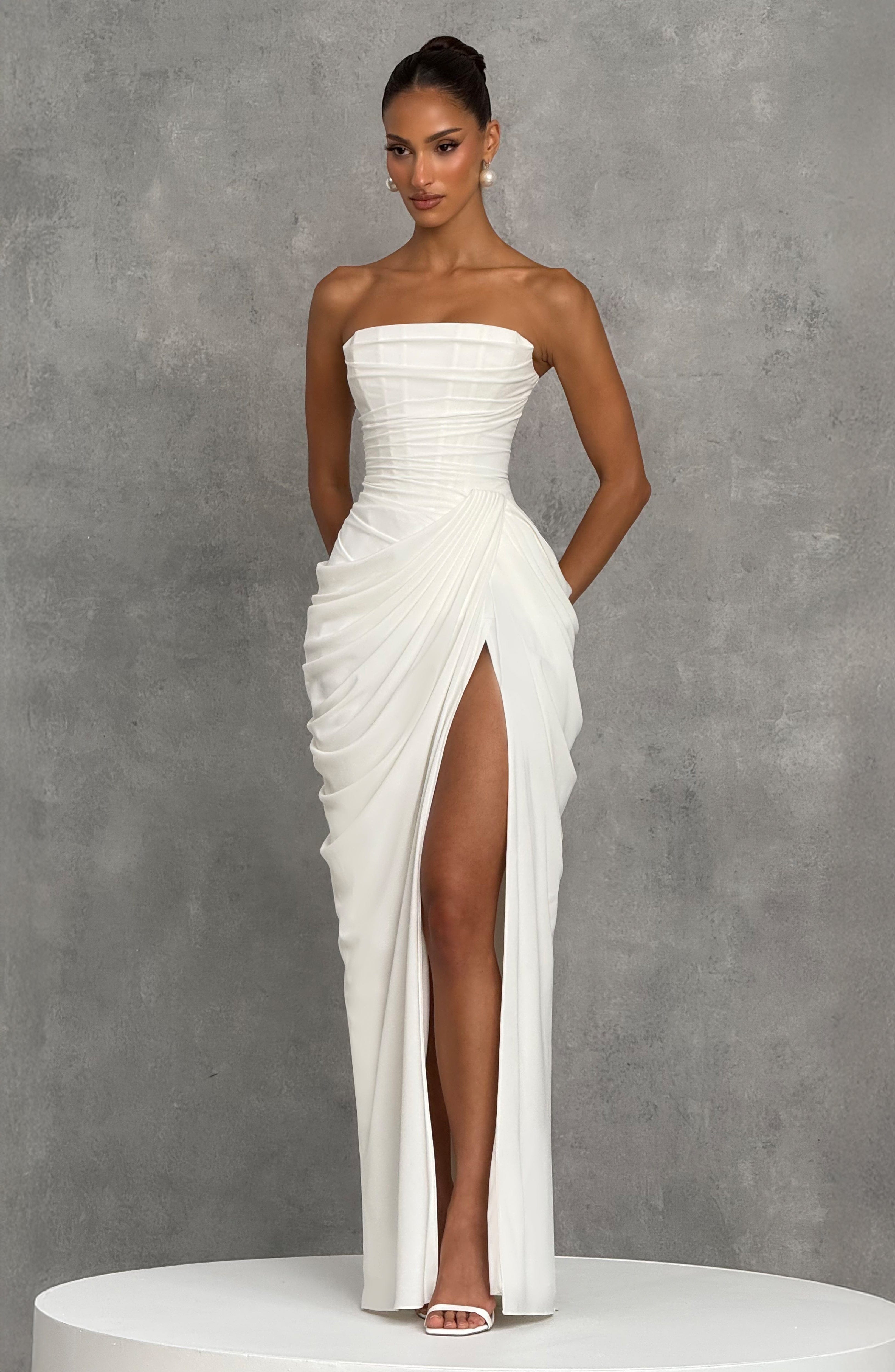Vestido Longo sem Alças com Fenda Modern Cyra