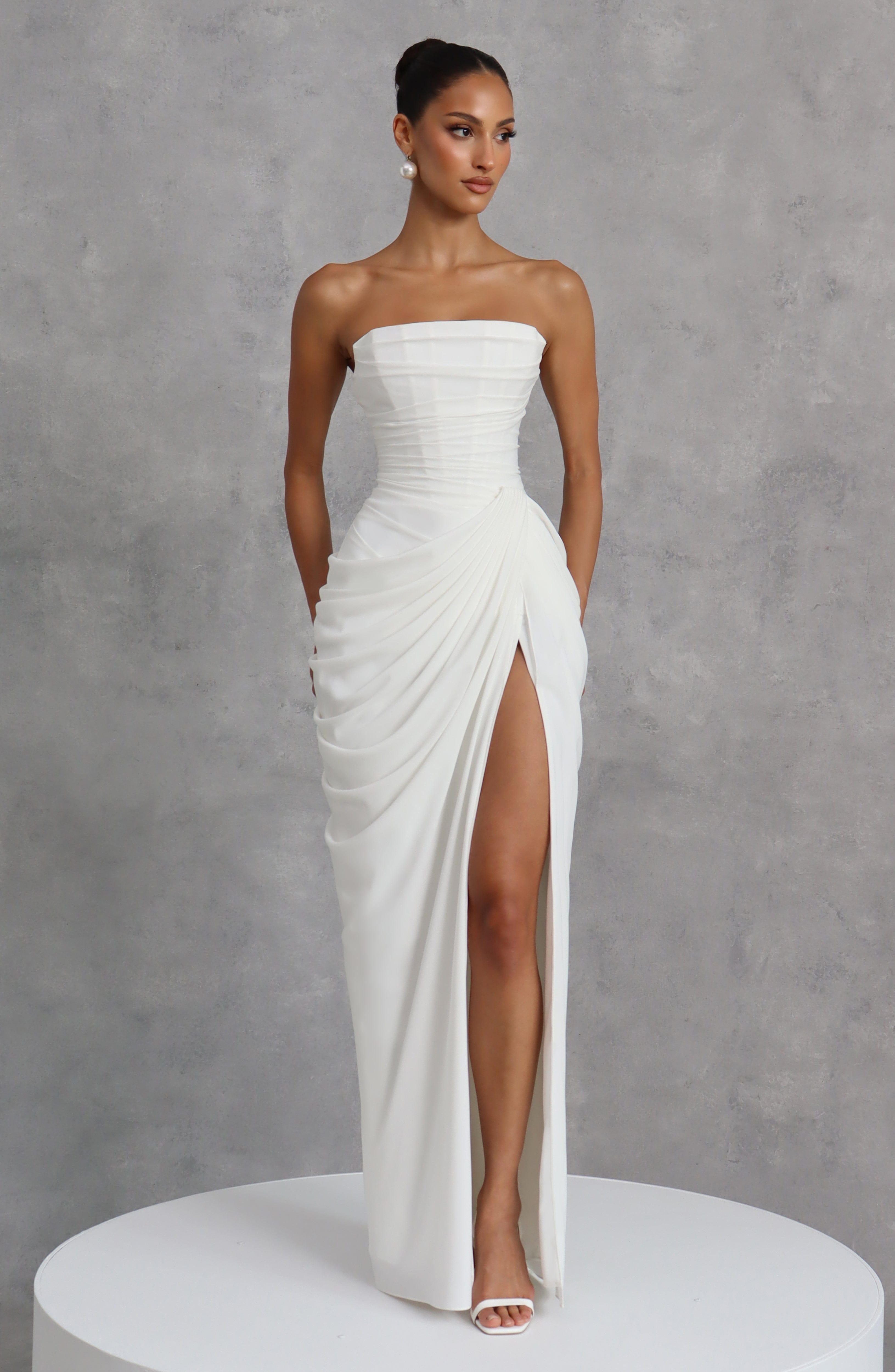 Vestido Longo sem Alças com Fenda Modern Cyra