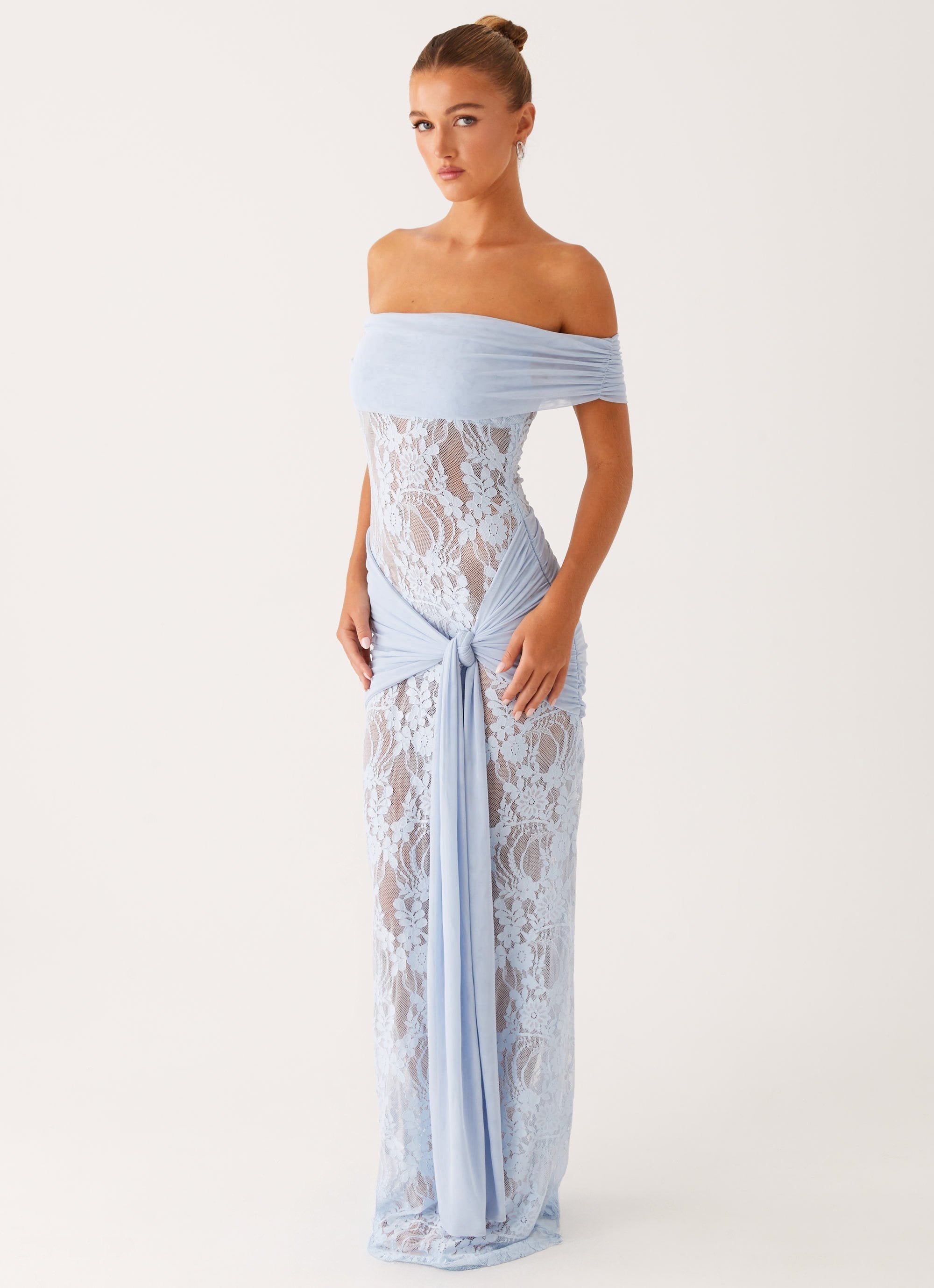 Vestido Ombro a Ombro Rendado Com Detalhe Pendurado Modern Gracie