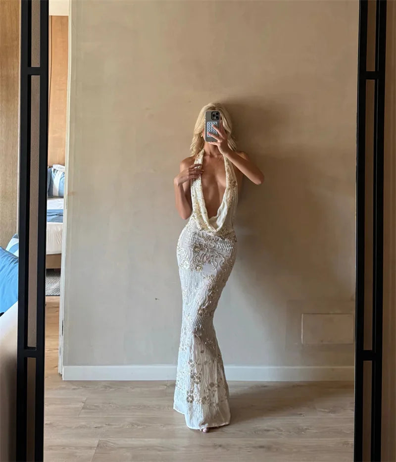 Vestido Longo Bordado com Decote Modern Tanaya